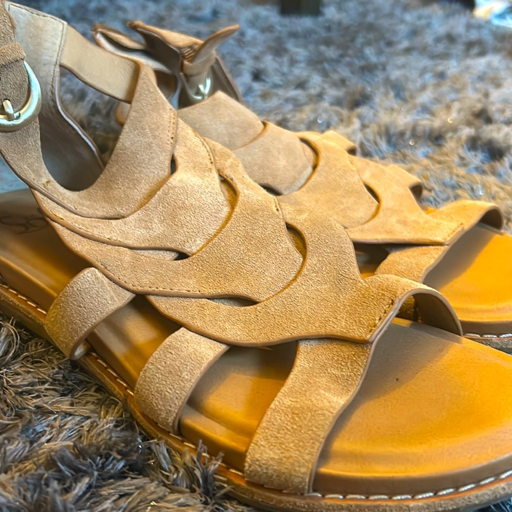 Sofft Shoes Ephie Suede Gladiator Sandal Desert Tan Beige Size 7.5M